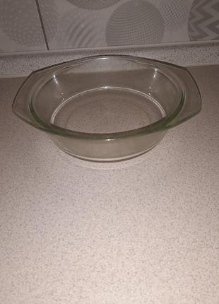 Стекляная кастрюлька миска.форма можно в микроволновку жаропрочное