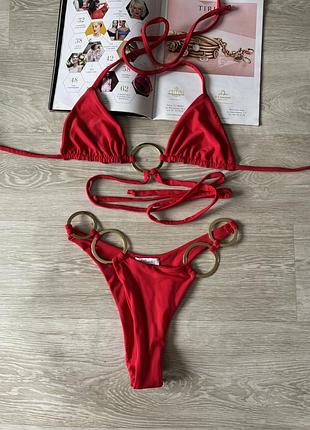 Стильный раздельный красный купальник