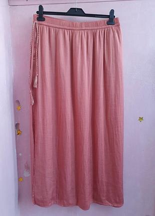 Довга спідниця з кишенями