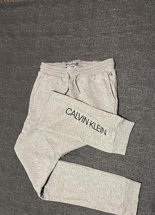 Спортивні штани для дівчинки calvin klein jeans оригінал, на вік 14-16р. на зріст 166-170см. сірі