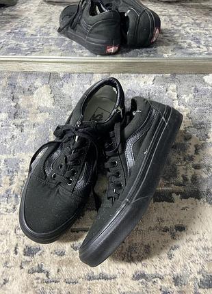 Кеди vans у чорному кольорі
