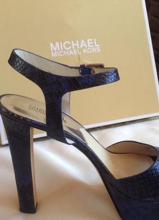 Красивые стильные босоножки michael kors
