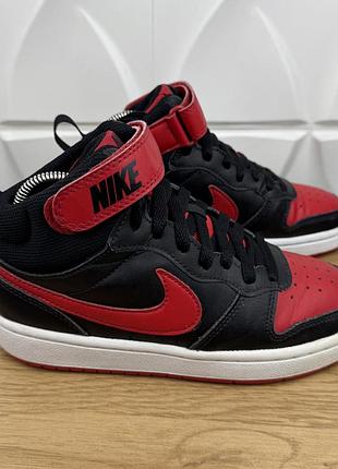 Оригінальні кросівки nike