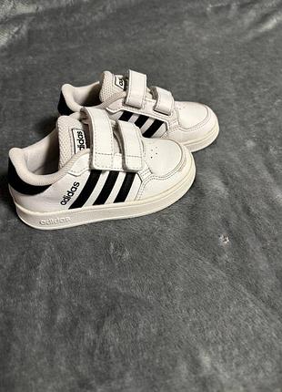 Дитячі кросівки adidas оригінальні