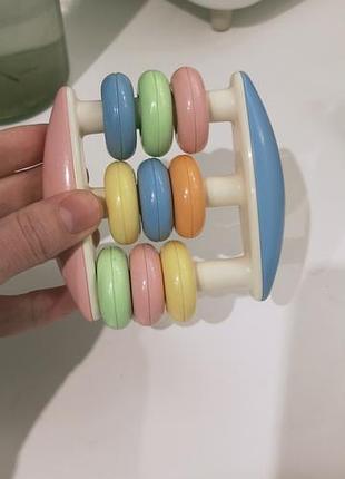 Качественная игрушка погремушка для новорожденного