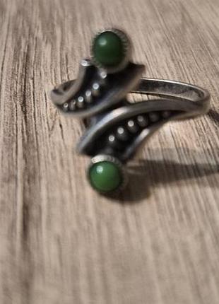 Винтажная кольца мельхиор нефрит или хризолит