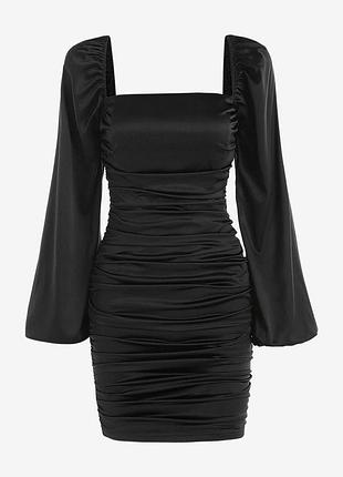 Сатинова/атласна сукня з обʼємним рукавом з драпіровкою