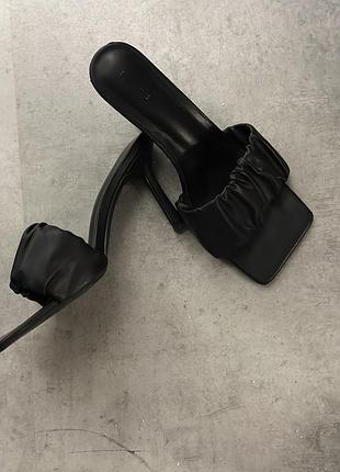 Мюли, шлепки на каблуке