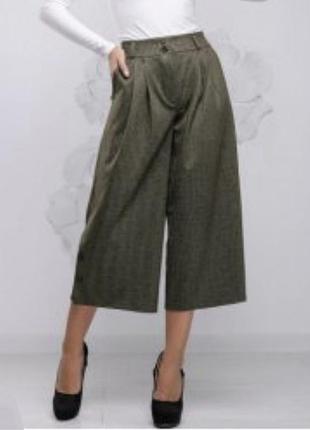 Брюки широкі вкорочені кюлоти темно зелений колір з відливом m&s collection