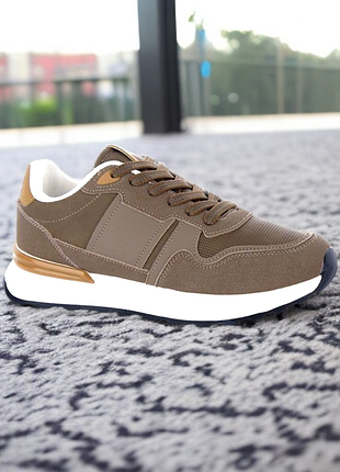 Чоловічі кросівки