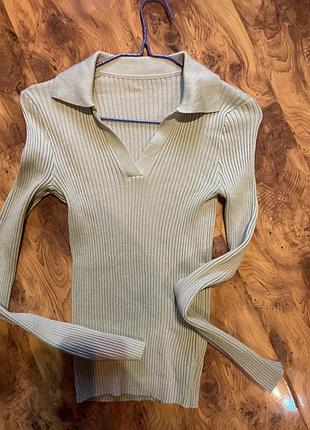 Еластичний светр