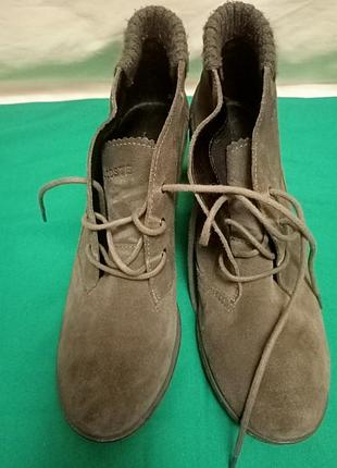 Ботинки берці жіночі шкіряні 39 lacoste