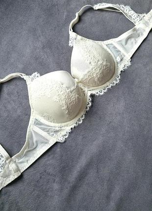 Кремовый бюстгальтер hunkemoller 85c