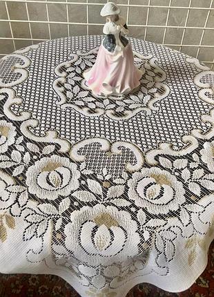 Квадратная кружевная скатерть 82х87 см