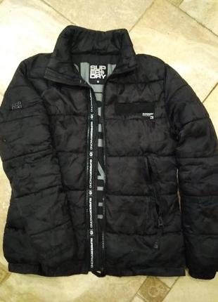 Куртка чёрная синтепон  под камуфляж  рисунок!*superdry*(s)смотрите замер.описание!