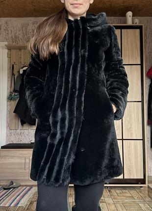 Жіноча шуба з мутону , втавки норки