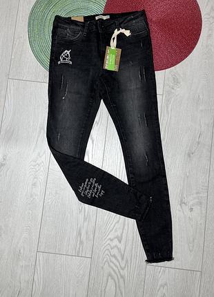 Джинси скіні