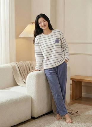 Жіночий флісовий поюшевий домашній костюм піжама двійка штани та кофта у смужку