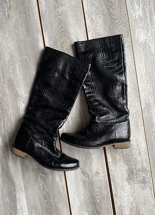 Шкіряні чоботи