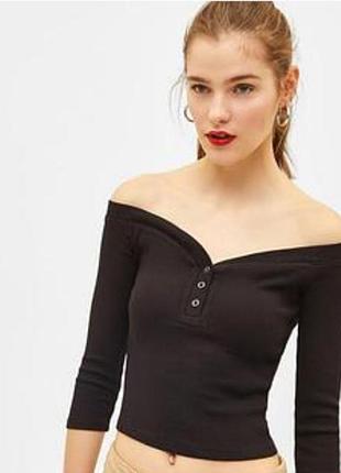 Топ в рубчик со спущенными плечами