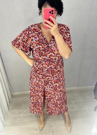 Гарна сукня плаття