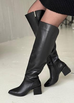 Стильні шкіряні ботфорти