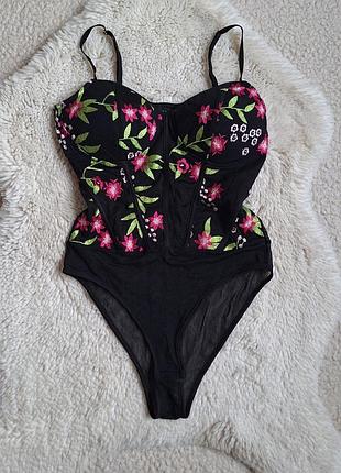 Боди со вставками из сетки с вышивкой