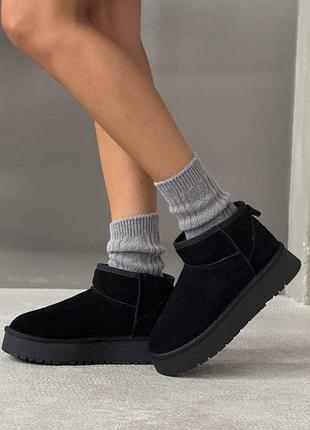 Уггі черевики зимові з хутром замшеві жіночі чорні вкорочені на платформі