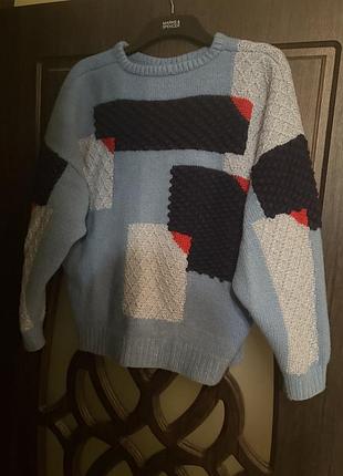 Гарний вʼязаний, светер, ручної, роботи, в блакитному кольорі, з гарним принтом