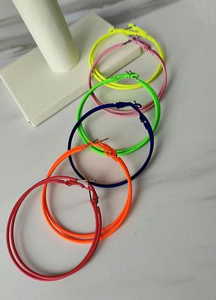 Неонові сережки-кільця у стилі ретро