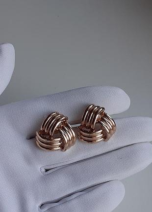 Стильні сережки біжутерія