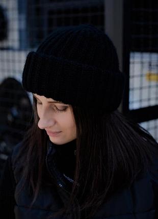 Жіноча зимова вʼязана шапка напіввовняна чорна without pikul
