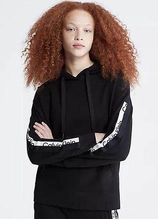 Тепле чорне худі calvin klein performance на підлітка  або розмір s