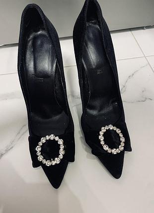 Шкіряні туфельки дуже гарні італійський бренд