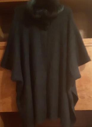 Жіноча тепла накідка з застібкой на воротніке  від m&s