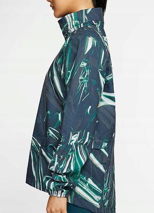 Беговая куртка nike shield flash 3