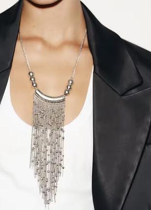 Серебристое колье с объемной подвеской в стиле этно-модерн