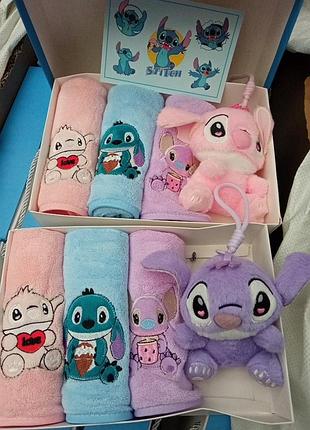 Подарок для ребенка.
сточ и набор полотенец.