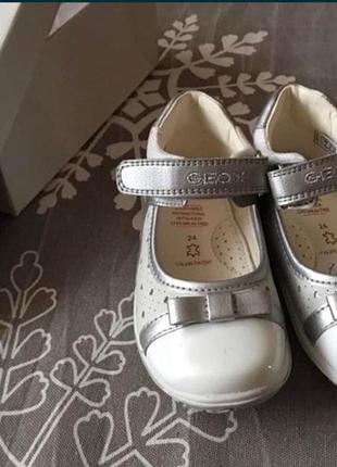 Нові шкіряні туфлі geox 24 розмір