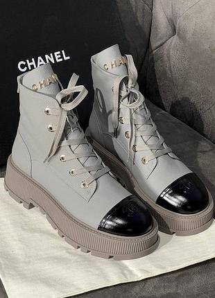 Чоботи брендові