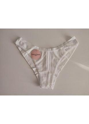 Белые трусы