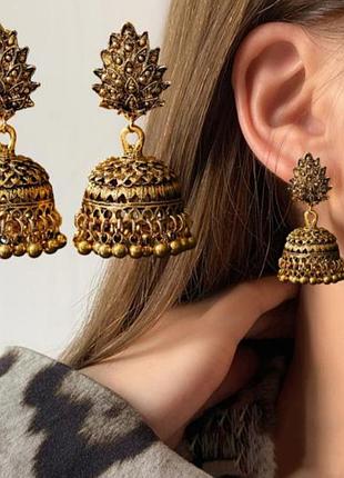 Шикарные серьги в индийском стиле.