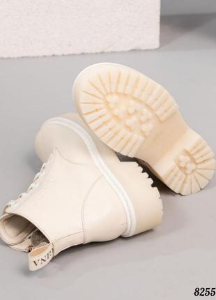 Зимние ботинки молочного цвета2 фото