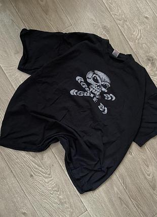 Футболка з черепом