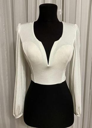 Блуза с открытой спиной