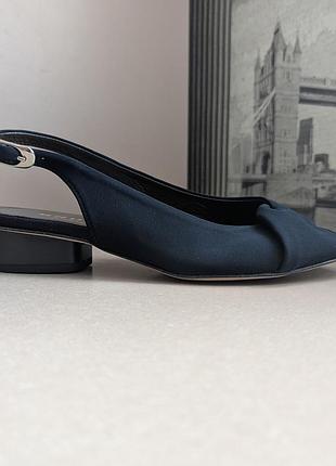Туфли слингбеки brunate (37,5) новые оригинал из ткани и натур. кожи темно-синие женские