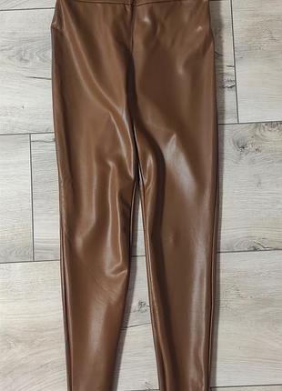 Штаны лосины на высокой посадке  из экокожи guess размер s-xs.