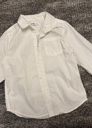 Біла бавовняна сорочка на хлопчика