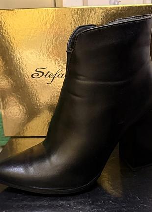 Чобітки 39р.