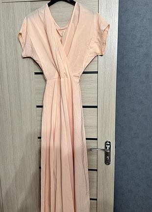 Сукня в ідеальному стані, одягнена лише раз розмір 38